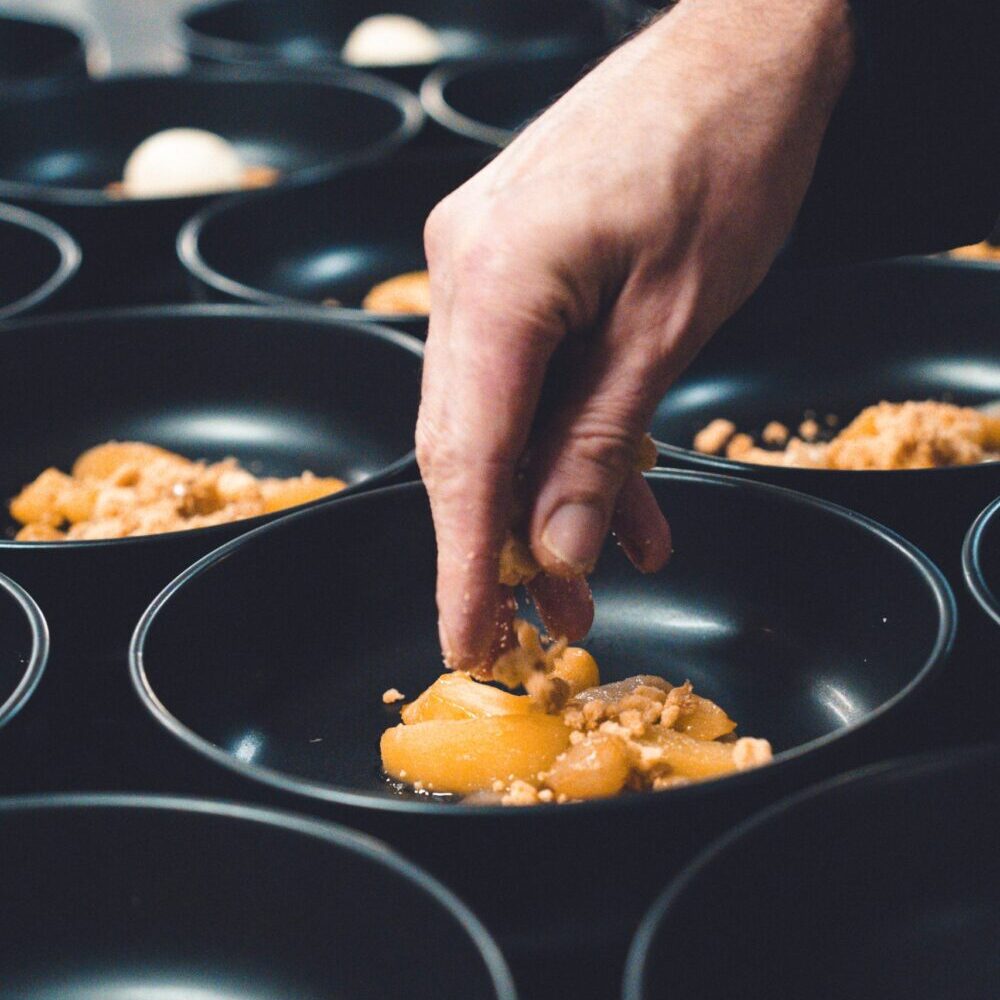 Traiteur événementiel à Paris et en Île-de-France, Monsieur Sens, cuisine sur mesure d’inspiration méditerranéenne