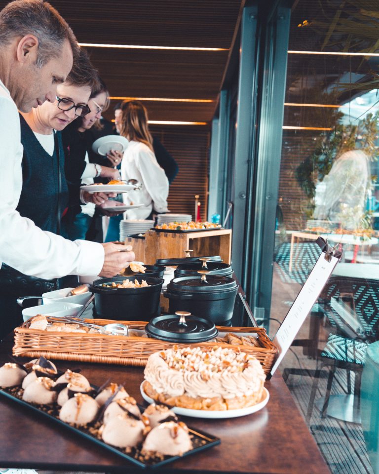 Traiteur événementiel à Paris et en Île-de-France, Monsieur Sens, cuisine sur mesure d’inspiration méditerranéenne